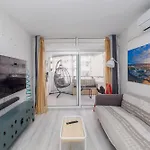 Vintage Flat - Terrace & Pool Apartamento